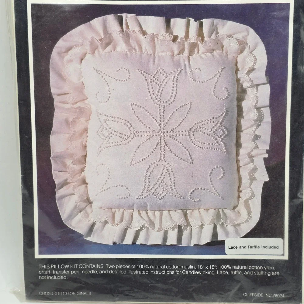Cross-Stitch Originals Candlewicking Pillow Kit Craft Cream Tulips Floral CWK-8